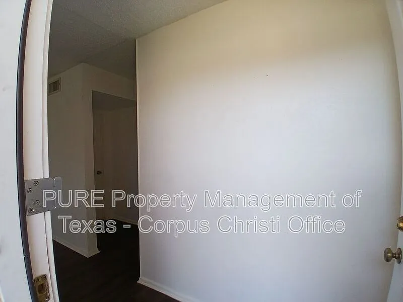 2 bed, 1.5 bath, 1000 sqft, $1,175 — Photo 3