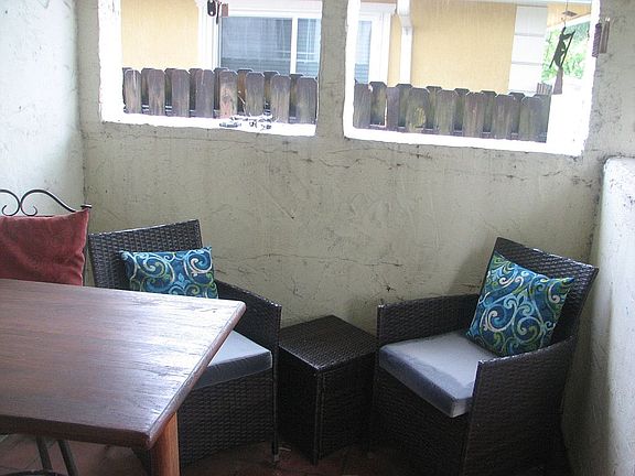 4th image of 1033 Tyler St