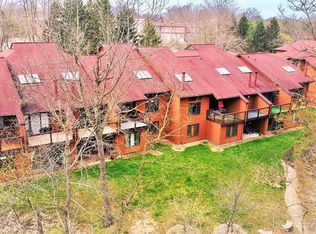 25016 Mill River Rd, Olmsted Falls, OH 44138
