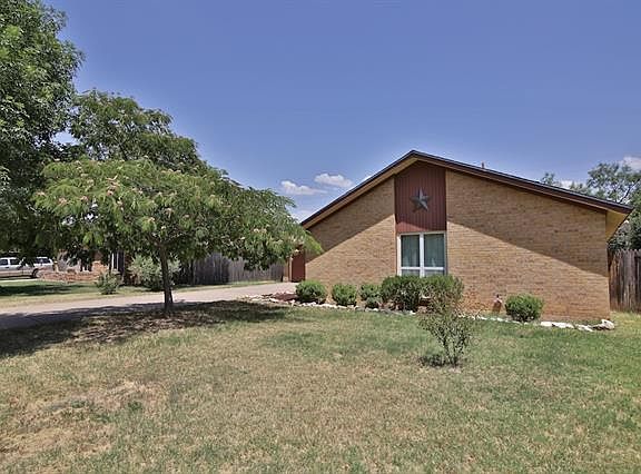 2nd image of 4641 Royal Court Cir