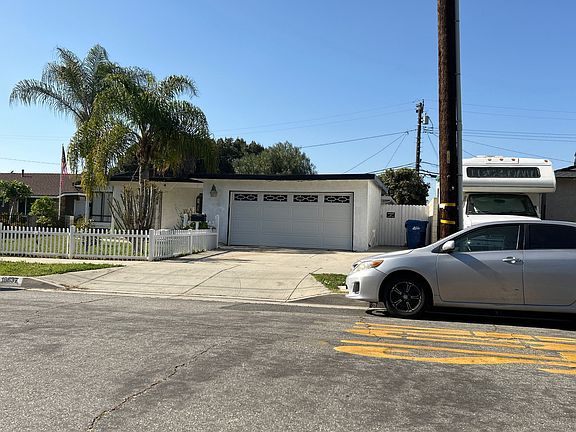 2nd image of 18637 Aguiro St