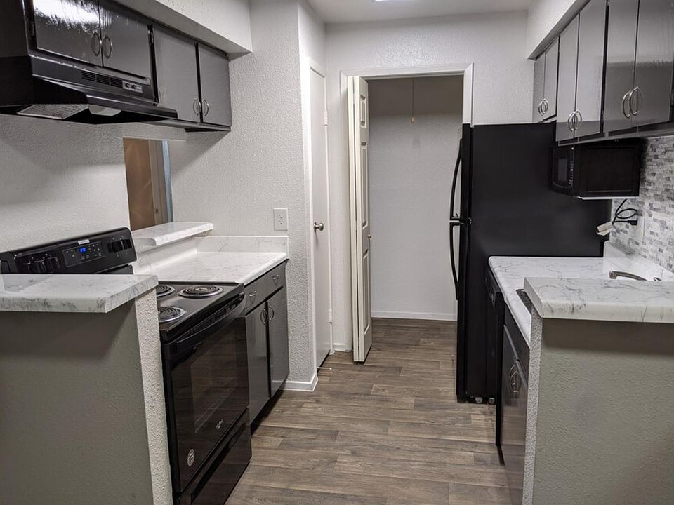 Open kitchen with your laundry room conveniently close