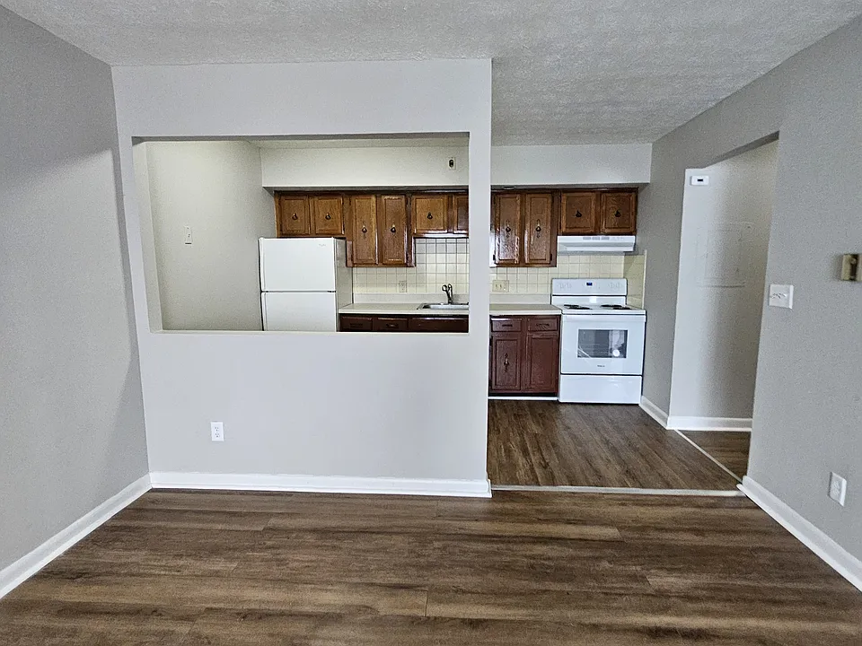 104 Lexington Ave #3B