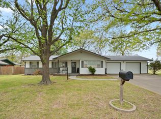 2120 S Spring St, Grove, OK 74344