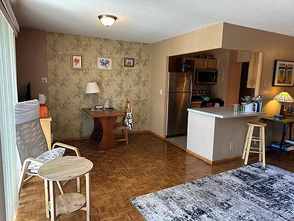 4th image of 410 Groveland Ave APT 305