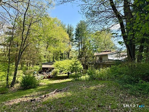 5th image of 27 Huckleberry Lane
