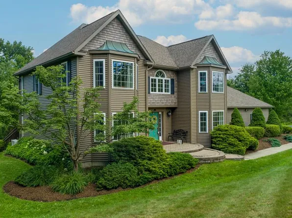 53 Silver Oak Dr, Horseheads, NY 14845