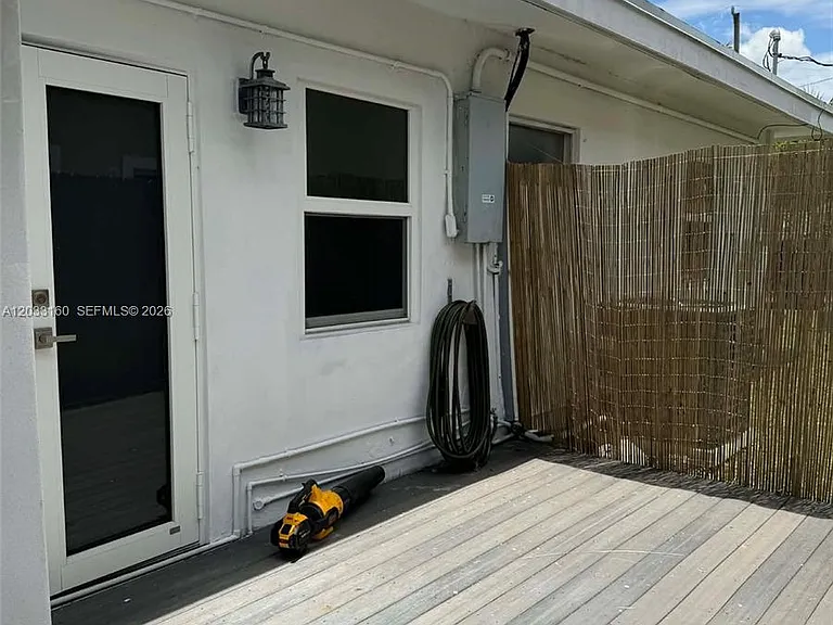 11100 NE 12th Ave — Photo 2