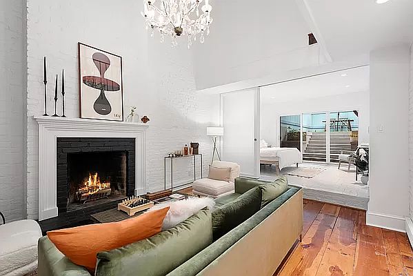 1st image of 325 E 9th St APT 1