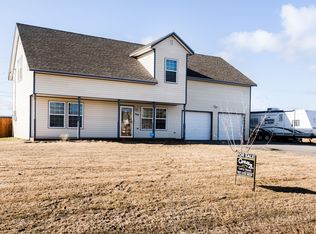 644 W 6th Ave, North Pole, AK 99705