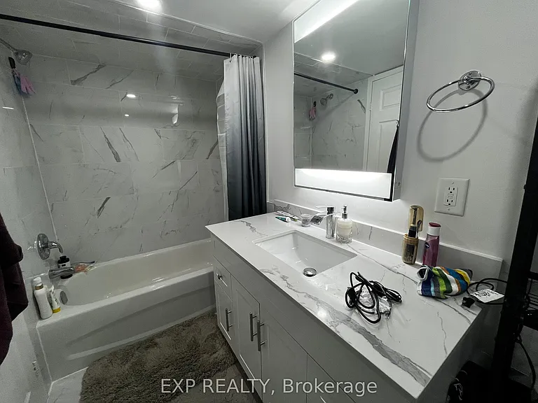 25 Agnes St #201 — Photo 6