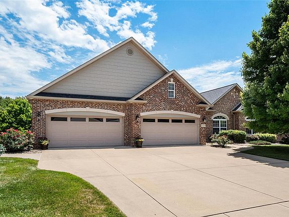 2nd image of 3758 Cabernet Ln