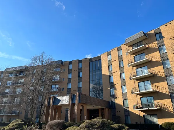 700 Bruce Ln #310, Glenwood, IL 60425