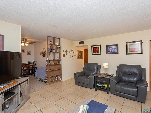 4th image of 303 Northwood Dr