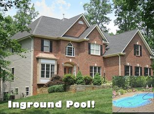 18 Magnolia Dr, Stafford, VA 22556