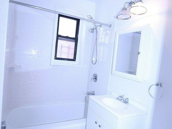 4th image of 3415 Parsons Blvd APT 6O