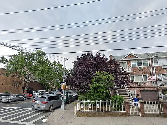 532 E 78th St — exterior photo