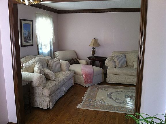 Formal living/dining room