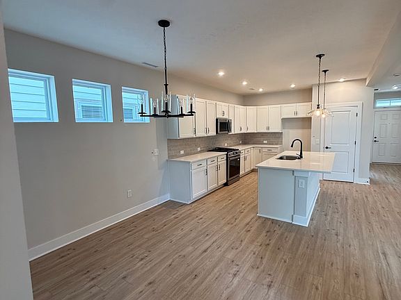 5th image of 816 Possman Way