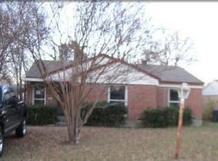 1561 Madrid St, Dallas, TX 75216