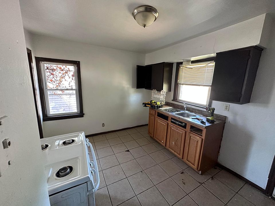 2nd image of 4952 N 22nd St #A