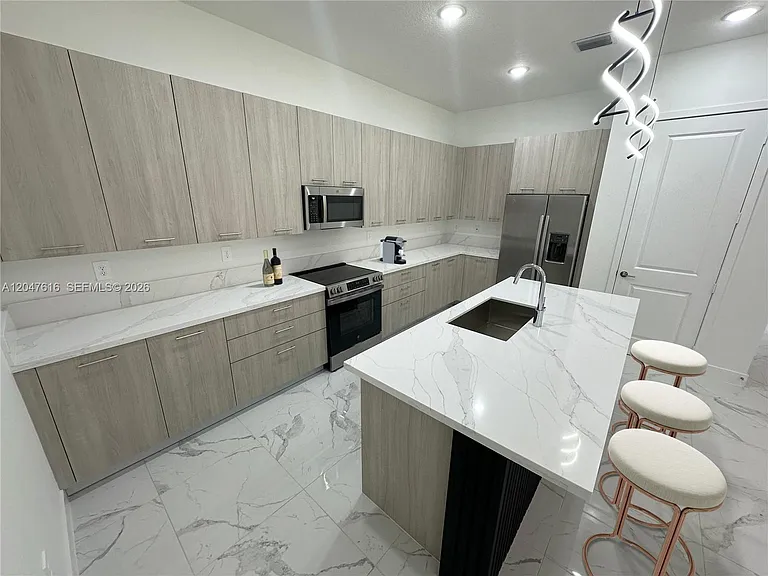 4255 SW 123rd Ter — Photo 7