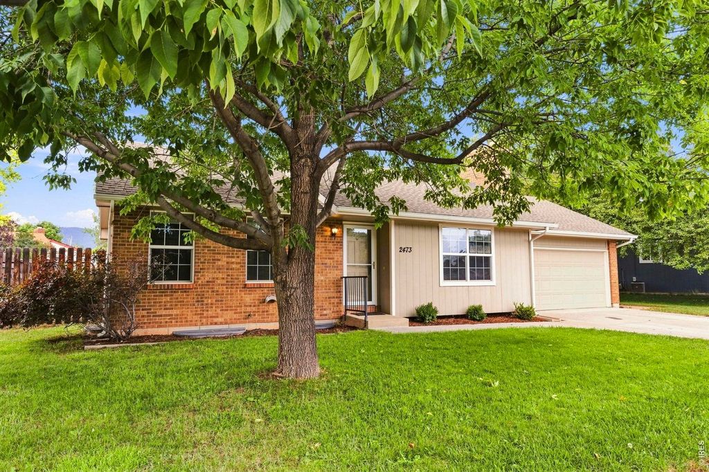 2473 Wyandotte Dr