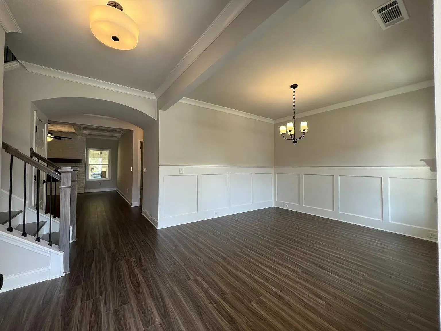 5 bed, 2800 sqft, $2,800 — Photo 2