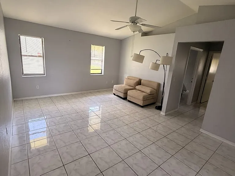 1474 Dewitt St — Photo 18