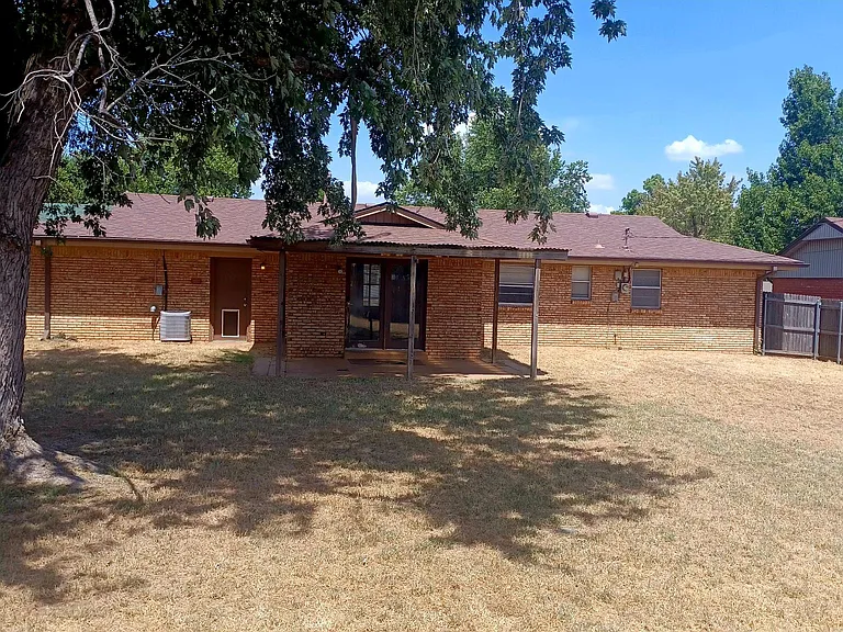 648 W Beam Ave — Photo 17