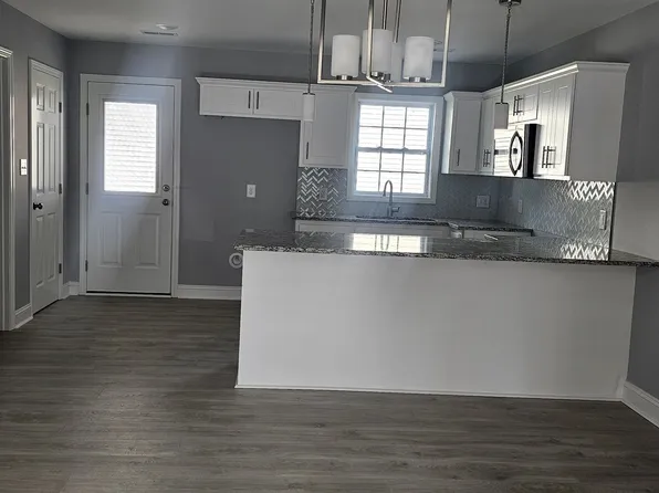 Cross Creek Townhouses in the heart of Greenville, NC, 1256 Cross Creek Cir #4bca6842a, Greenville, NC 27834