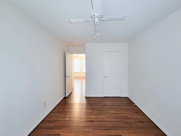 11810 Rolling Stream Dr — Photo 25