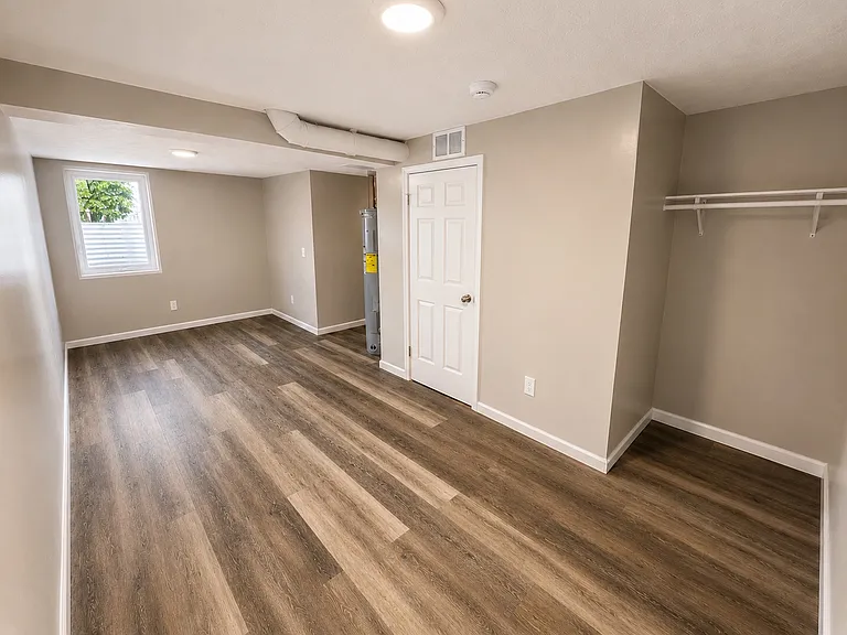 4076 Spencer St — Photo 9