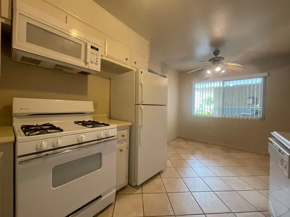 Courtyard Apartments