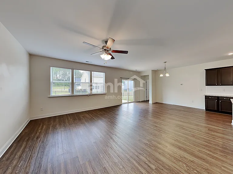 155 Gregory Dr — Photo 6
