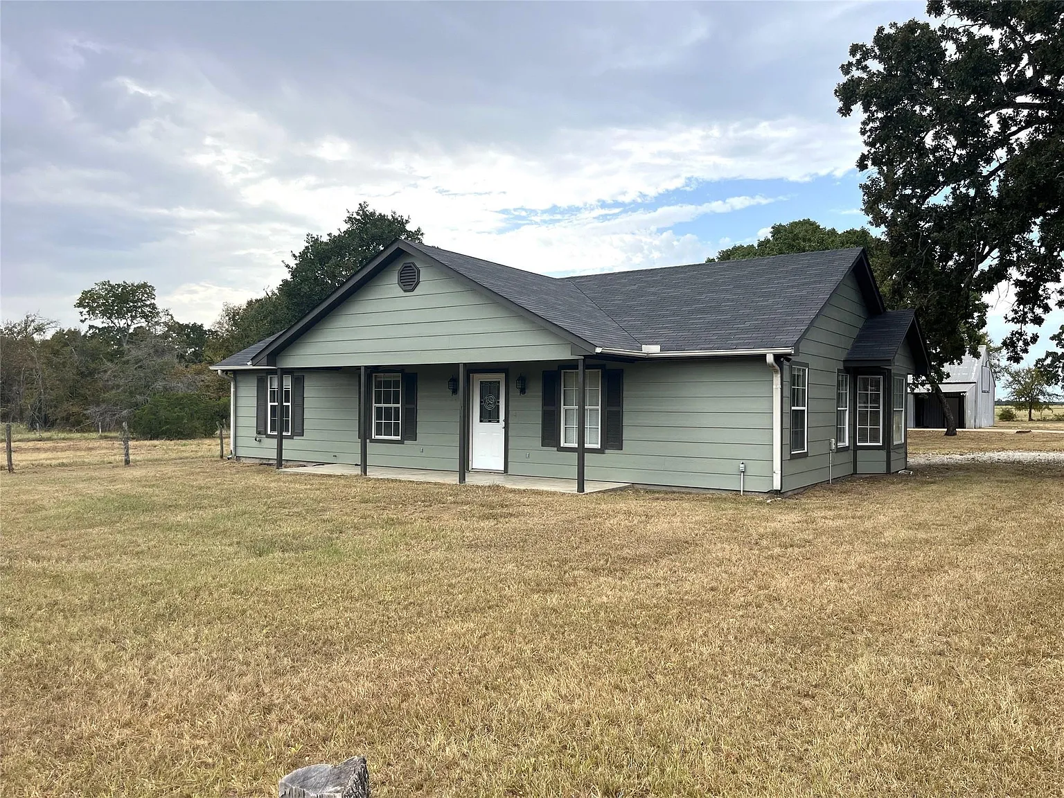 3 bed, 2.0 bath, 1366 sqft, $1,850 — Photo 2