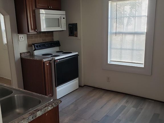 5th image of 408 W Williamson St