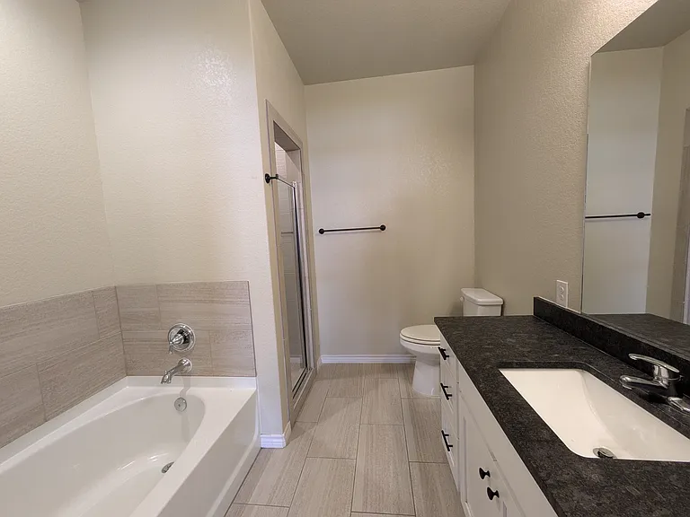 1070 E Cedar St #B — Photo 14