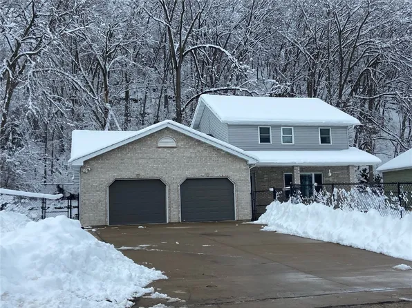 1483 Old Mill Rd, Dubuque, IA 52003