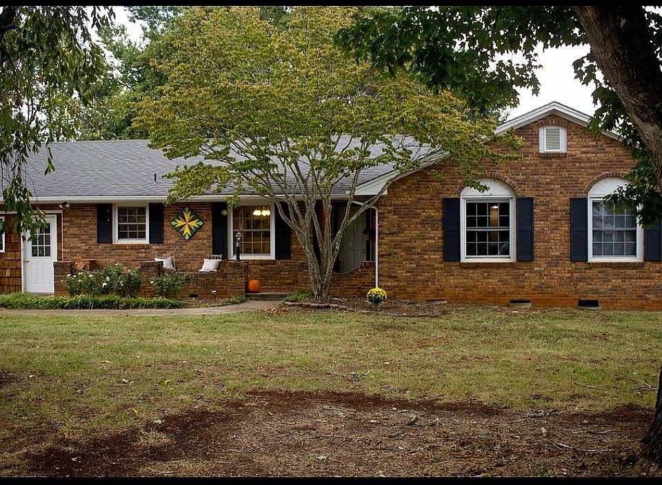 1st image of 3116 Suffolk Dr
