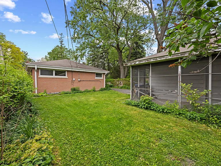 934 Yale St — Photo 19
