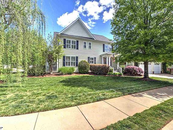 3rd image of 1 Garden Corners Ct