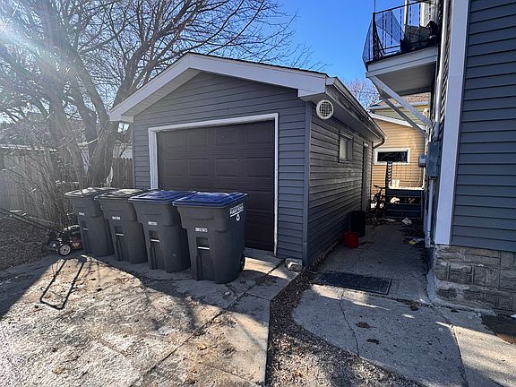 3rd image of 1125 Geele Ave