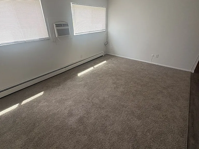 210 S Monroe St — Photo 39