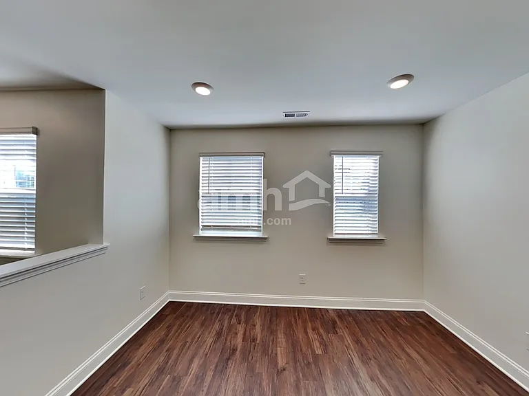 561 Rivermist Dr — Photo 8