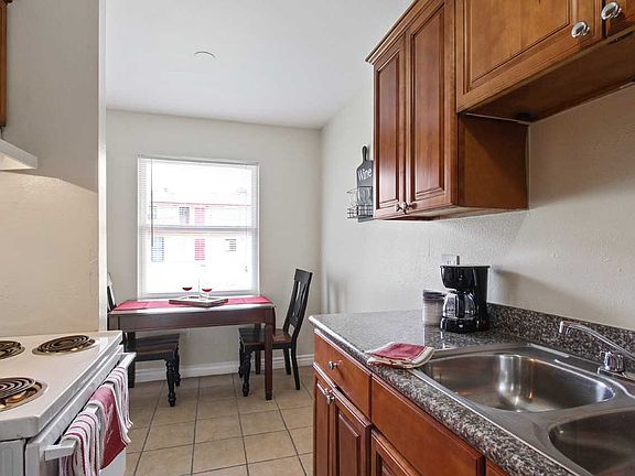 3rd image of 3300 Garden Oaks Dr APT A2