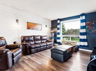 147 N Falchurch Cres NE, Calgary, AB T3J 1J9