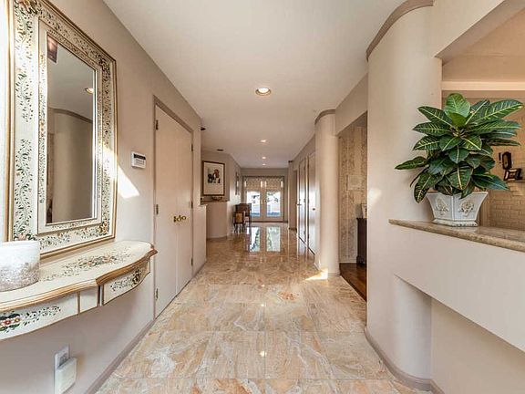 3rd image of 8 Michaels Ln