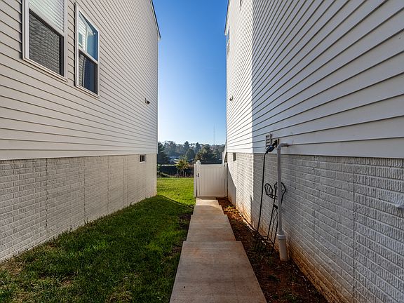 3rd image of 412 Meadows Dr #Basement