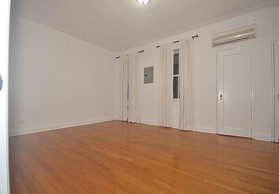 5th image of 453 Hudson St APT 3